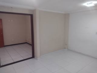 Casa à venda com 5 quartos, sendo 2 suítes, no bairro Malvinas em Campina Grande