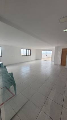 Apartamento à venda com 2 quartos, sendo 1 suíte, no bairro São José em Campina Grande