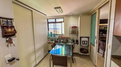 Apartamento à venda com 3 suítes no bairro do Mirante em Campina Grande