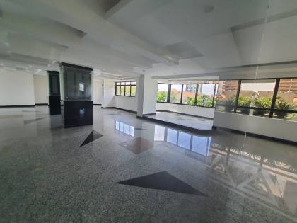 Apartamento à venda com 3 suítes no bairro do Mirante em Campina Grande