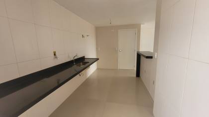 Apartamento à venda com 3 suítes, sendo 1 reversível, no bairro Alto Branco em Campina Grande