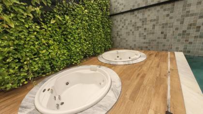 Apartamento à venda com 3 suítes, sendo 1 reversível, no bairro Alto Branco em Campina Grande