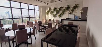 Apartamento à venda com 2 quartos, sendo 1 suíte no bairro Manaíra em João Pessoa