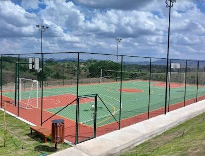 Terreno à venda em condomínio fechado