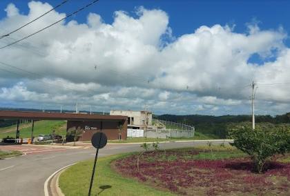 Terreno à venda em condomínio fechado