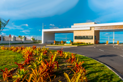 Lote de Terreno no Condomínio Fechado Campos do Conde, em Campina Grande