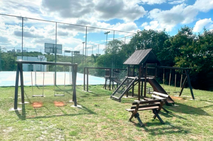 Lote de Terreno no Condomínio Fechado Campos do Conde, em Campina Grande