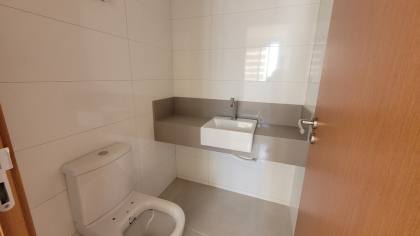 Apartamento à venda com 3 suítes mais DCE, no bairro Mirante em Campina Grande