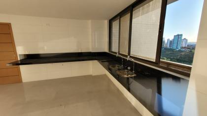 Apartamento à venda com 3 suítes mais DCE, no bairro Mirante em Campina Grande