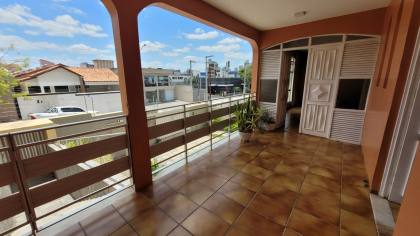 Casa residencial ou comercial para locação com 4 quartos, sendo 2 suítes no bairro Santo Antônio em Campina Grande