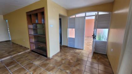 Casa residencial ou comercial para locação com 4 quartos, sendo 2 suítes no bairro Santo Antônio em Campina Grande