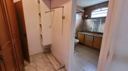 Casa residencial ou comercial para locação com 4 quartos, sendo 2 suítes no bairro Santo Antônio em Campina Grande