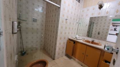 Casa residencial ou comercial para locação com 4 quartos, sendo 2 suítes no bairro Santo Antônio em Campina Grande