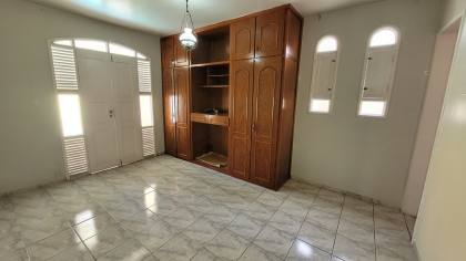 Casa residencial ou comercial para locação com 4 quartos, sendo 2 suítes no bairro Santo Antônio em Campina Grande