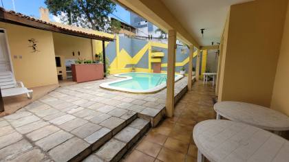 Casa residencial ou comercial para locação com 4 quartos, sendo 2 suítes no bairro Santo Antônio em Campina Grande