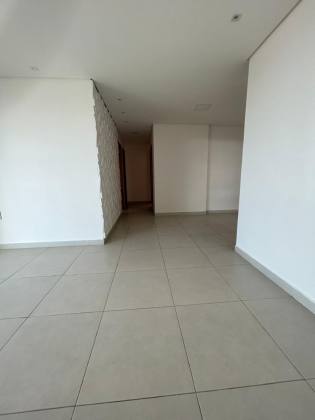 Apartamento à venda com 3 quartos, sendo 1 suíte, no Centro em Campina Grande