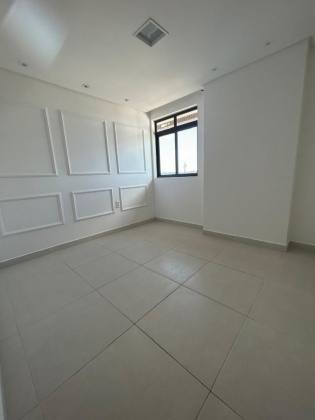 Apartamento à venda com 3 quartos, sendo 1 suíte, no Centro em Campina Grande