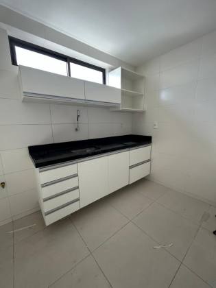 Apartamento à venda com 3 quartos, sendo 1 suíte, no Centro em Campina Grande