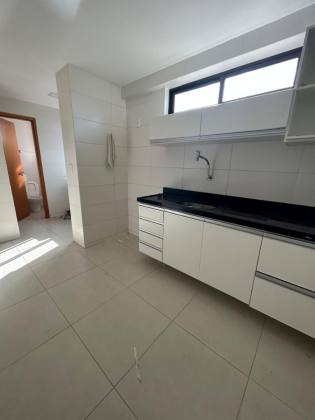 Apartamento à venda com 3 quartos, sendo 1 suíte, no Centro em Campina Grande