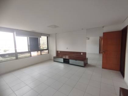 Apartamento à venda com 3 quartos, sendo 2 suítes no bairro Catolé em Campina Grande