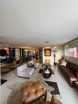 Apartamento à venda com 4 suítes no bairro Mirante, em Campina Grande