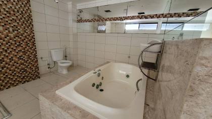 Apartamento à venda com 4 quartos, sendo 2 suítes no bairro Catolé em Campina Grande