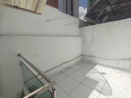 Casa duplex à venda com 3 quartos, sendo 1 suíte no bairro Mirante em Campina Grande