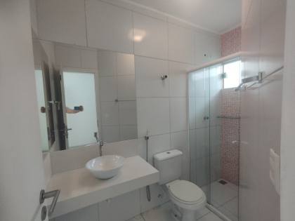 Casa duplex à venda com 3 quartos, sendo 1 suíte no bairro Mirante em Campina Grande