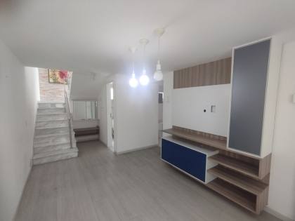 Casa duplex à venda com 3 quartos, sendo 1 suíte no bairro Mirante em Campina Grande