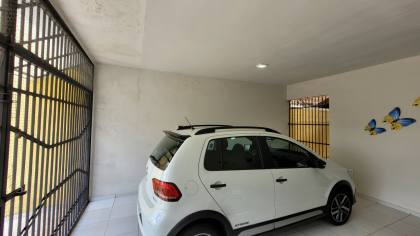 Casa à venda com 3 quartos, sendo 1 suíte, no bairro Jardim Paulistano em Campina Grande