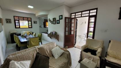 Casa à venda com 3 quartos, sendo 1 suíte, no bairro Jardim Paulistano em Campina Grande