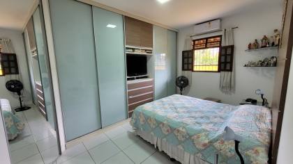 Casa à venda com 3 quartos, sendo 1 suíte, no bairro Jardim Paulistano em Campina Grande