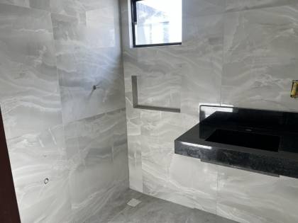 Casa à venda com 3 quartos, sendo 1 suíte, no bairro Alto Branco em Campina Grande