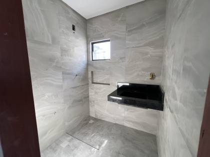 Casa à venda com 3 quartos, sendo 1 suíte, no bairro Alto Branco em Campina Grande