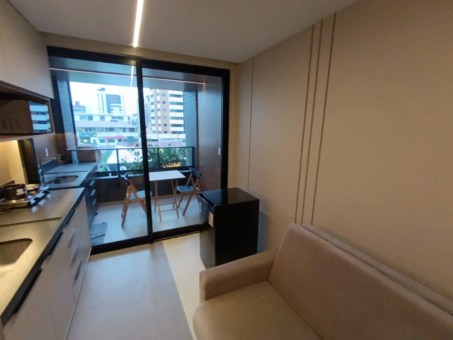 Flat à venda com 1 quarto suíte e varanda no bairro Intermares em Cabedelo