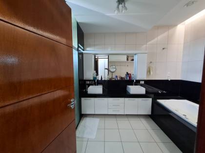 Casa à venda com 3 quartos, sendo 3 suítes no bairro Alto Branco em Campina Grande