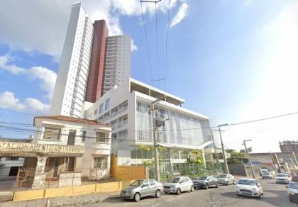 Apartamento à venda, com 2 quartos, sendo 1 suíte, no Centro de Campina Grande