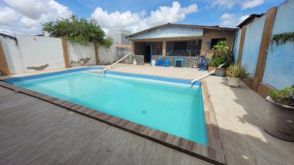 Casa à venda com 4 quartos, sendo 4 suítes no bairro Centenário em Campina Grande