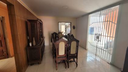 Casa à venda com 4 quartos, sendo 4 suítes no bairro Centenário em Campina Grande