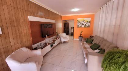 Casa à venda com 4 quartos, sendo 4 suítes no bairro Centenário em Campina Grande