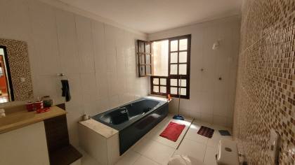 Casa à venda com 4 quartos, sendo 4 suítes no bairro Centenário em Campina Grande