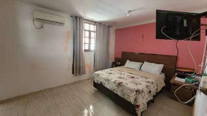 Casa à venda com 4 quartos, sendo 4 suítes no bairro Centenário em Campina Grande