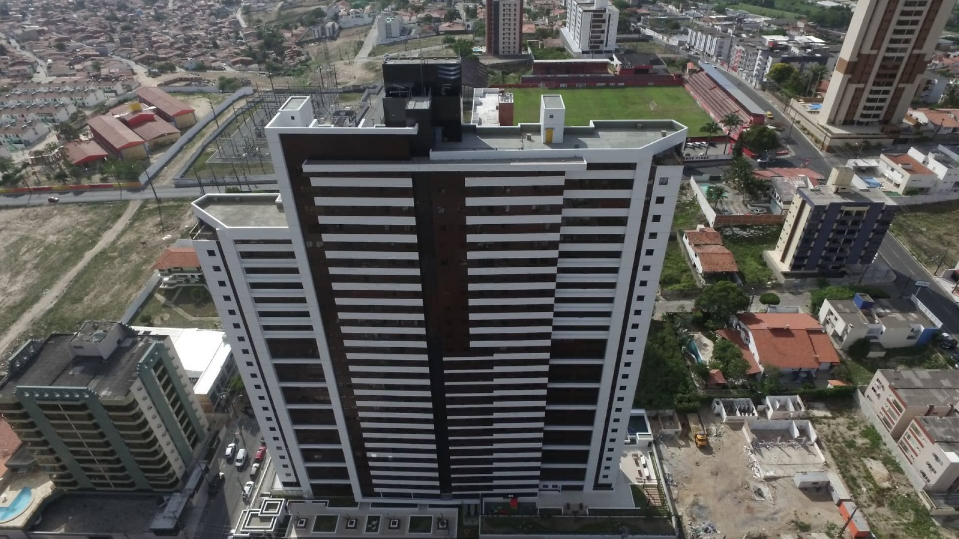 Apartamento à venda com 3 quartos, sendo 1 suíte, na Prata, em Campina Grande