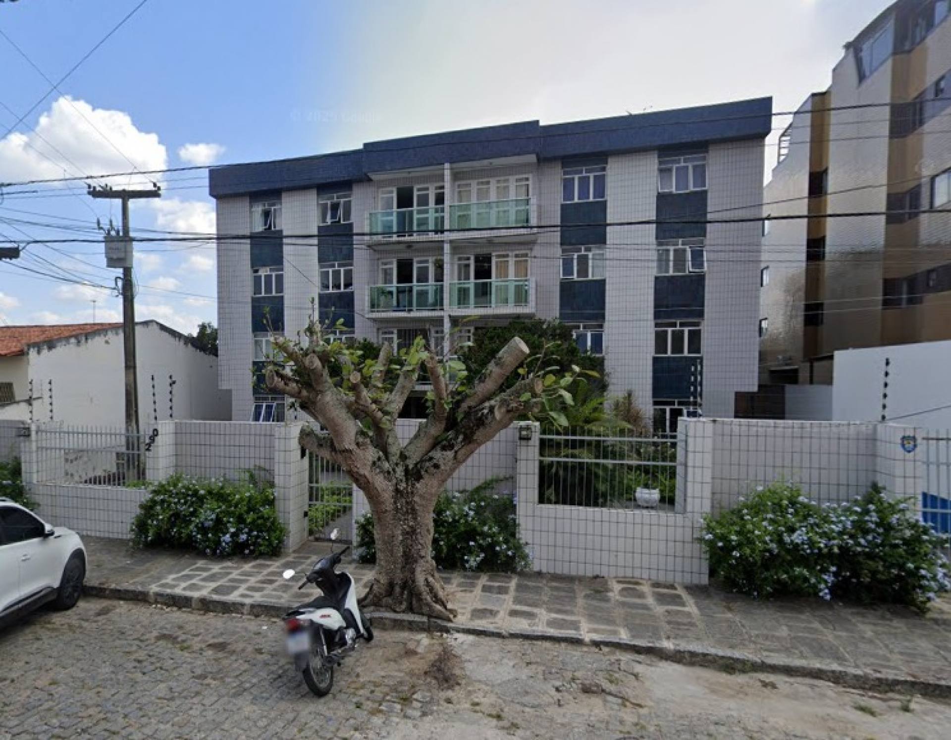 Apartamento à venda com 3 quartos, sendo 1 suíte no bairro Lauritzen em Campina Grande