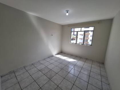 Apartamento à venda com 3 quartos, sendo 1 suíte no bairro Lauritzen em Campina Grande