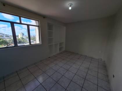 Apartamento à venda com 3 quartos, sendo 1 suíte no bairro Lauritzen em Campina Grande