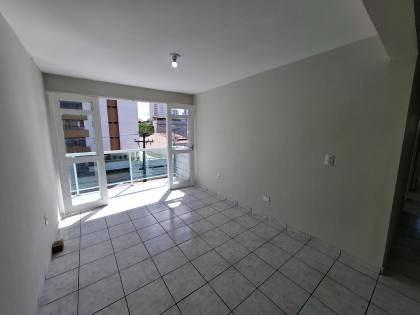 Apartamento à venda com 3 quartos, sendo 1 suíte no bairro Lauritzen em Campina Grande