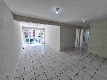 Apartamento à venda com 3 quartos, sendo 1 suíte no bairro Lauritzen em Campina Grande