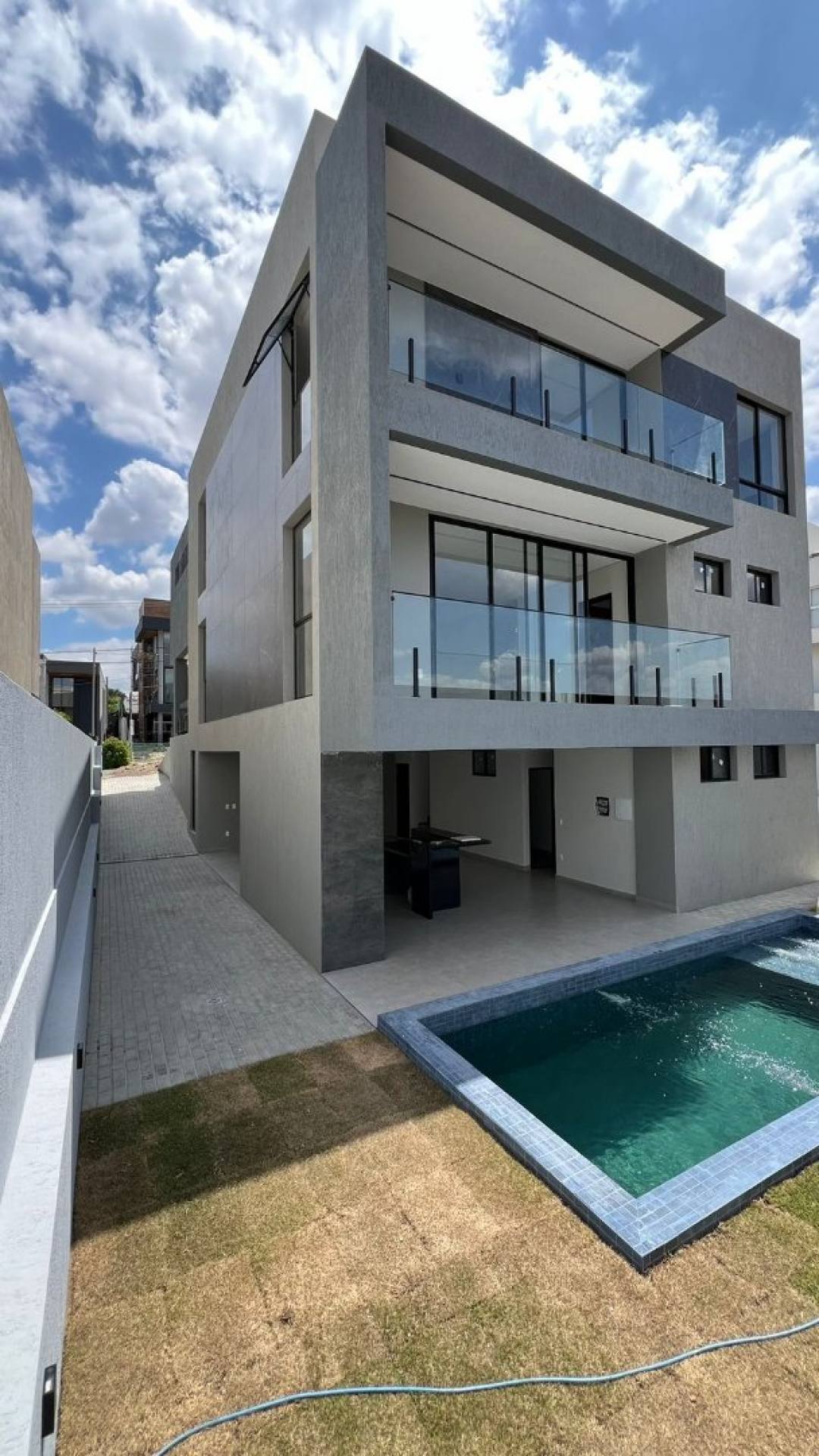 Casa à venda no Condomínio Alphaville, em Campina Grande