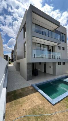 Casa à venda no Condomínio Alphaville, em Campina Grande